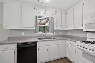 3735 Creekwood Dr, Loganville, GA 30052 - Photo 21
