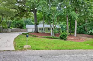 3735 Creekwood Dr, Loganville, GA 30052 - Photo 9