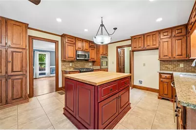 1184 Staples Drive SW, Lilburn, GA 30047 - Photo 15