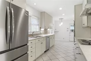955 Vistavia Cir, Decatur, GA 30033 - Photo 11