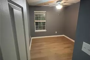 7690 Creekside Ln, Riverdale, GA 30296 - Photo 13