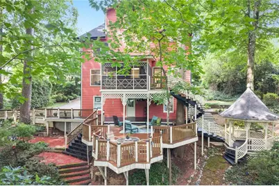 2312 Woodsfield Court NE, Marietta, GA 30062 - Photo 9