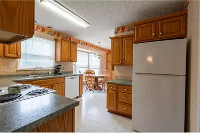 2685 Ashworth Lake Road, Snellville, GA 30078 - Photo 3