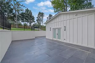11505 Elkins Rd, Roswell, GA 30076 - Photo 15