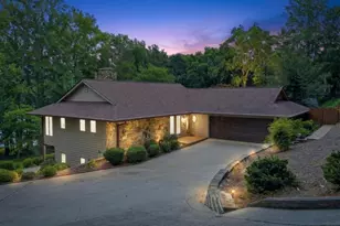 1052 Lakemont Dr, Gainesville, GA 30501 - Photo 1