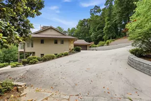 1052 Lakemont Dr, Gainesville, GA 30501 - Photo 11