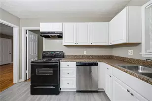 997 Pineglen Dr, Forest Park, GA 30297 - Photo 7