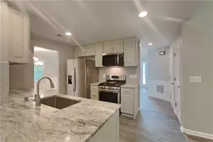 1703 Silverchase Dr SW, Marietta, GA 30008 - Photo 5
