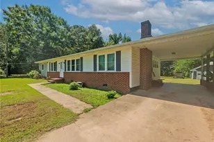 1803 Bowman Hwy NW, Dewy Rose, GA 30634 - Photo 7