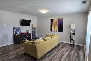 1314 Hollenbeck Ln, Riverdale, GA 30296 - Photo 5