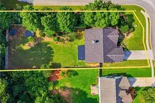 6204 Cove Creek Dr, Flowery Branch, GA 30542 - Photo 9