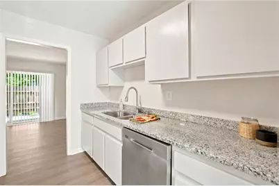 1807 Ashborough Circle SE #E, Marietta, GA 30067 - Photo 9