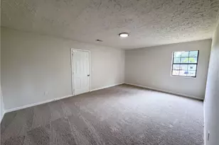 2021 Raymonds Dr, Loganville, GA 30052 - Photo 13