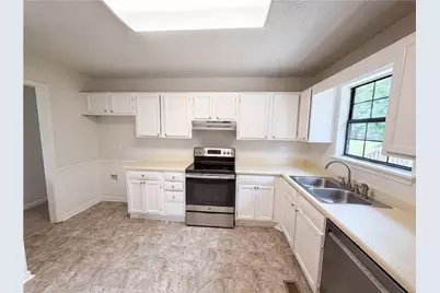 2021 Raymonds Drive, Loganville, GA 30052 - Photo 9