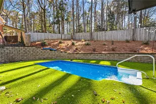 915 Lost Forest Dr NW, Atlanta, GA 30328 - Photo 19