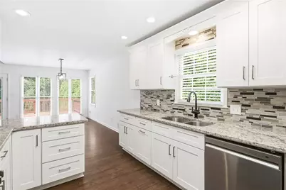 6014 Lake Lanier Heights Road, Buford, GA 30518 - Photo 15