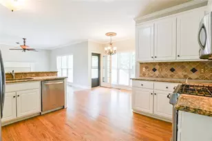 2703 Mayfield Ct, Lawrenceville, GA 30043 - Photo 11
