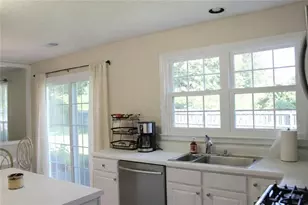660 Glenbarrett Ct NE, Marietta, GA 30066 - Photo 7