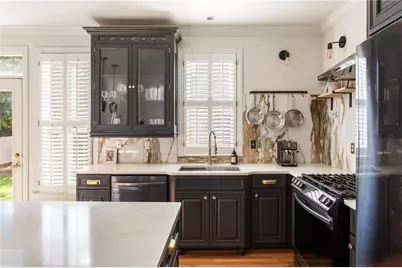2148 Village Point NE, Atlanta, GA 30319 - Photo 11