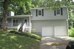 77 Hollyberry Dr, Dallas, GA 30157 - Photo 1