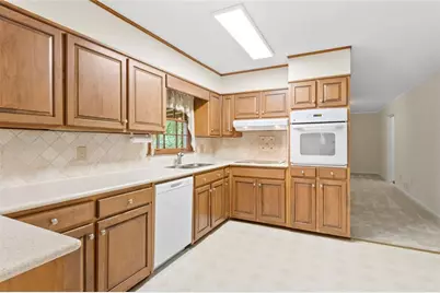 708 Rollingwood Drive, Stone Mountain, GA 30087 - Photo 11