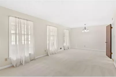 708 Rollingwood Drive, Stone Mountain, GA 30087 - Photo 5