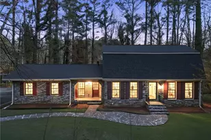2037 Stoneleigh Dr, Stone Mountain, GA 30087 - Photo 3