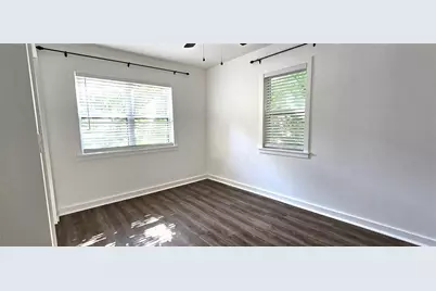 3230 W Shadowlawn Avenue NE #GARAGE APT, Atlanta, GA 30305 - Photo 5
