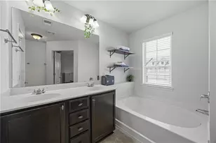 4021 Princeton Lakes Pass SW, Atlanta, GA 30331 - Photo 13