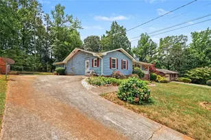 5385 Rockmoor Dr, Stone Mountain, GA 30088 - Photo 5