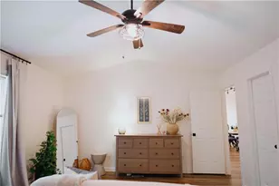 1040 Hillary Ln, Lawrenceville, GA 30043 - Photo 21