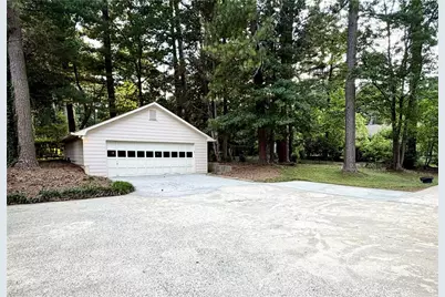 645 Dorsey Circle SW, Lilburn, GA 30047 - Photo 7