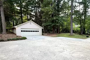 645 Dorsey Cir SW, Lilburn, GA 30047 - Photo 7
