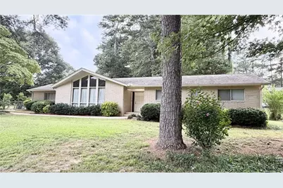 645 Dorsey Circle SW, Lilburn, GA 30047 - Photo 3
