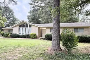 645 Dorsey Cir SW, Lilburn, GA 30047 - Photo 3