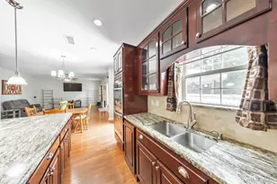221 Courtland Oaks Dr SW, Marietta, GA 30060 - Photo 17