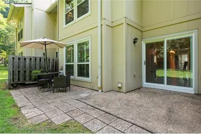 6391 Hawthorne Terrace, Peachtree Corners, GA 30092 - Photo 3