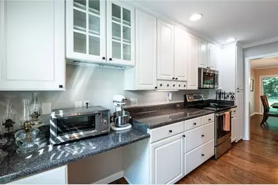 6391 Hawthorne Terrace, Peachtree Corners, GA 30092 - Photo 7