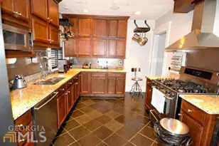 1079 Monroe Dr NE, Atlanta, GA 30306 - Photo 13