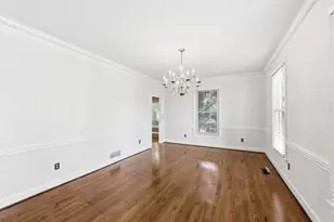 2859 Village Ct, Gainesville, GA 30506 - Photo 9