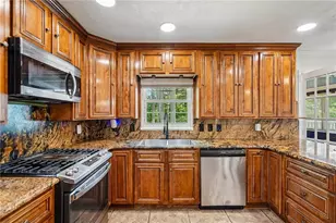 2615 Skyline Dr, Atlanta, GA 30337 - Photo 7