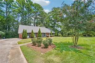 2615 Skyline Dr, Atlanta, GA 30337 - Photo 3