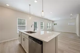 6921 Winchester Pl, Fairburn, GA 30213 - Photo 9