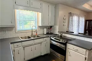 1290 Waterwood Dr, Loganville, GA 30052 - Photo 5