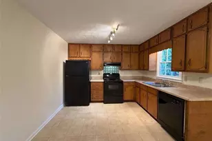 734 Marthas Dr, Lawrenceville, GA 30045 - Photo 5