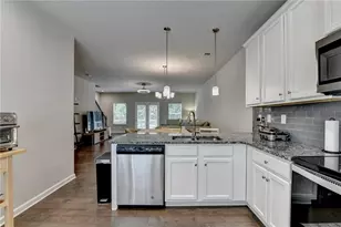 2719 Hedgeway Cir, Kennesaw, GA 30144 - Photo 15