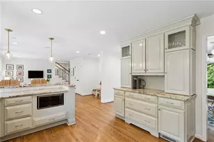 2559 Sharondale Dr NE, Atlanta, GA 30305 - Photo 17
