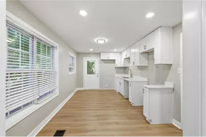311 Henry Aaron Avenue SW, Atlanta, GA 30310 - Photo 19