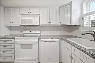 276 Lakemoore Dr NE, Atlanta, GA 30342 - Photo 11