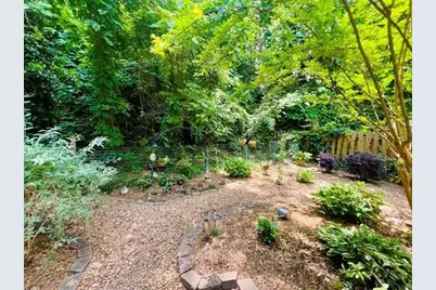 831 Lake Hollow Boulevard SW, Marietta, GA 30064 - Photo 19